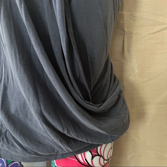 Lucky Brand Short Sleeve Blue Twisted Front Blouse - Picture 3 of 4